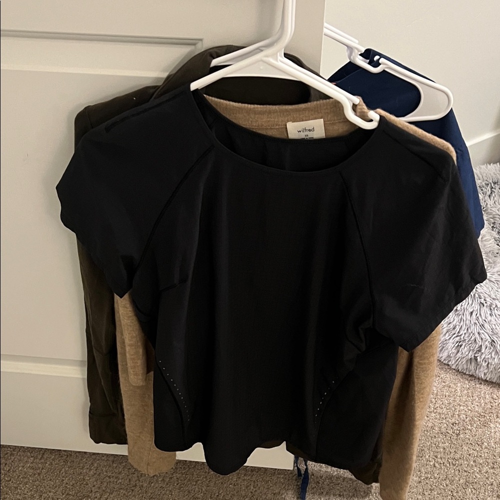 Black Lululemon Top